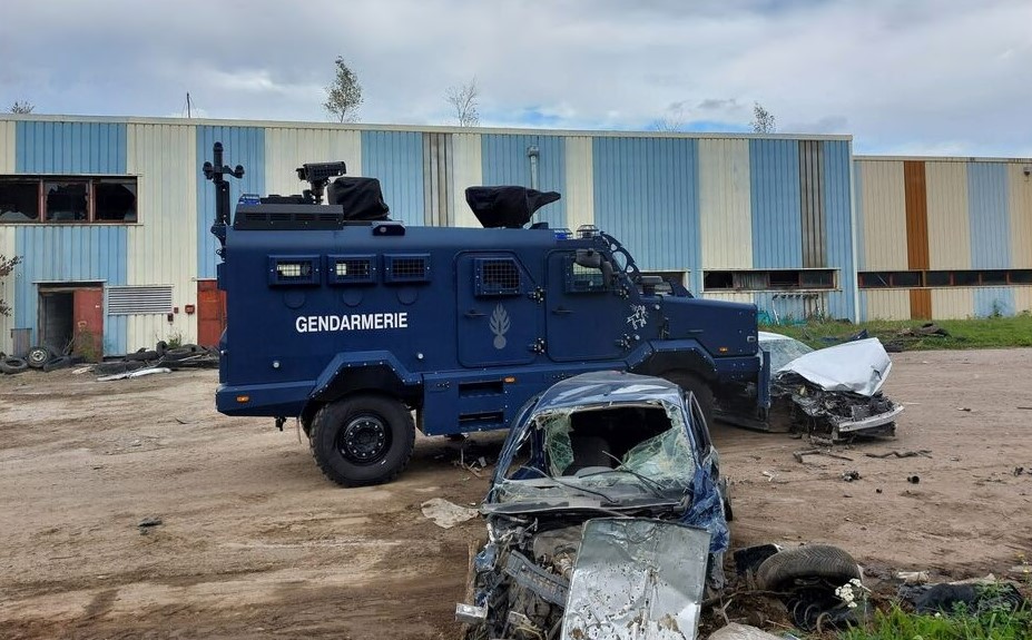 Riot, terrorist threat, cyclone: the Centaure, the gendarmes’ new multi-purpose all-terrain armoured vehicle
